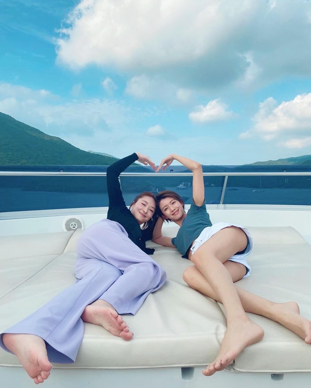蔡思貝過住優質生活，得閒同老友陳瀅出海。