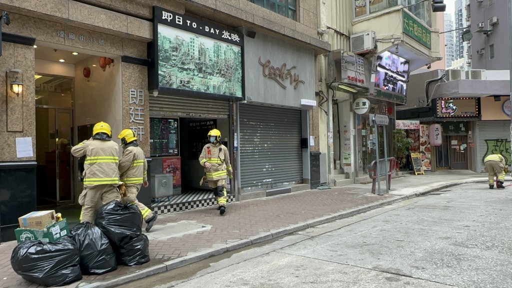 旺角烟厂街33号朗廷轩楼上一间火锅店发生火警。刘汉权摄
