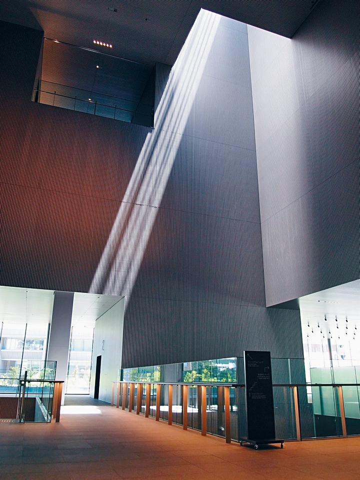 由远藤克彦设计的美术馆，以开扬的空间感见称。
