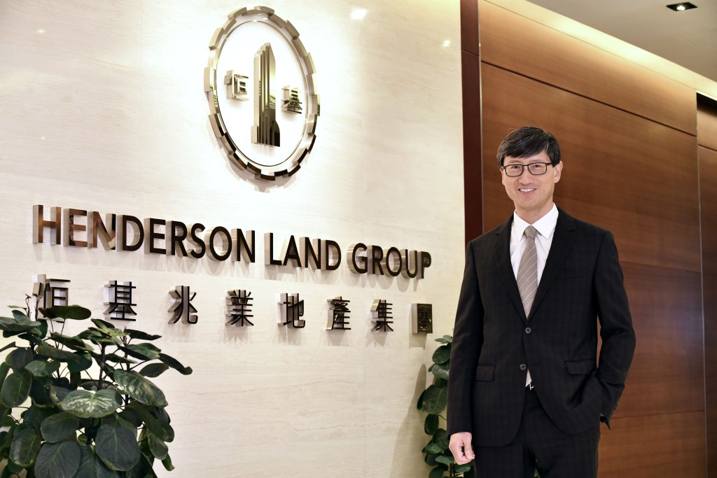 恒基韓家輝表示,減息配合新盤貨尾庫存減少、股市造好等一系列利好因素,樓價及成交量均錄得正增長。 恒基韓家輝表示,減息配合新盤貨尾庫存減少、股市造好等一系列利好因素,樓價及成交量均錄得正增長。