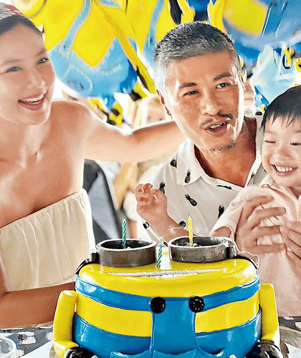 Hunter去年三歲生日，旅居印尼峇里的Gaile和丈夫Ian，為兒子開了一個minion派對慶祝，夫婦感情當時未見生變。