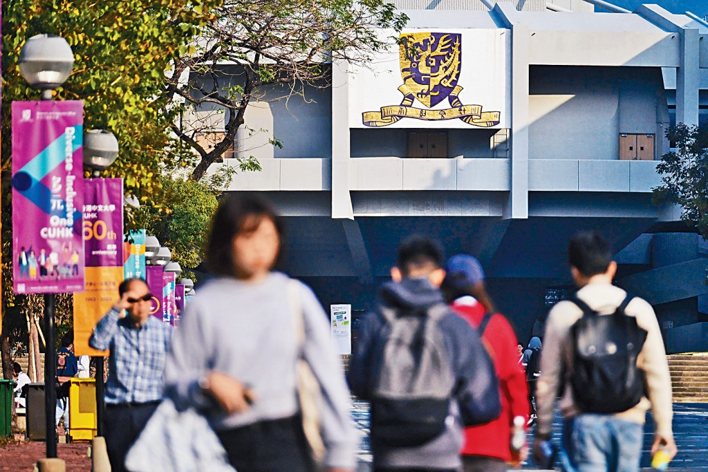 王家徹透露,中大今年在處理非本地生入學申請時,堵截數百宗懷疑假學歷申請個案。
