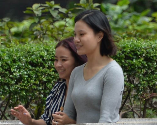 朱柳英(前)被判罪成。