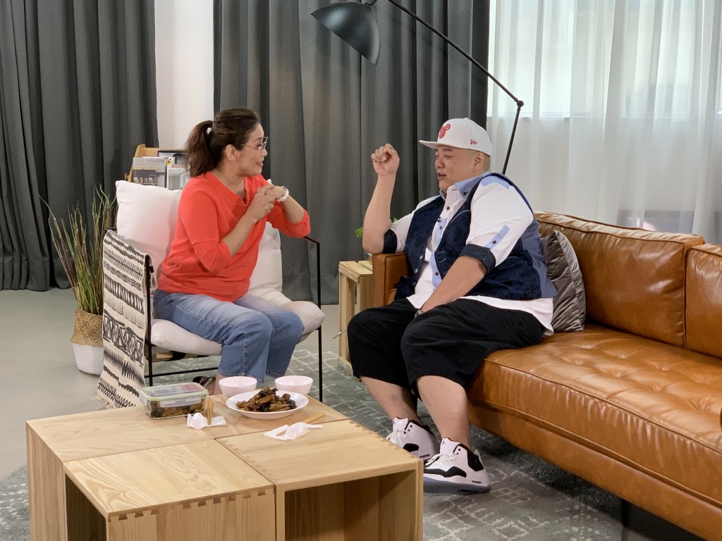 林子聪为杨盼盼主持的香港开电视节目《盼你赏面》担任嘉宾。