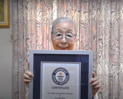 「Gamer Grandma」影片截圖