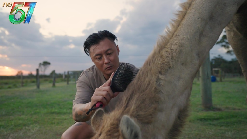 相隔足足七年才全面复出幕前的余文乐有份参与拍摄《与天地讲话》。