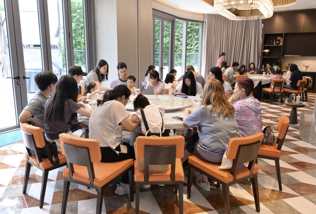 KOKO HILLS辦母親節感謝日。