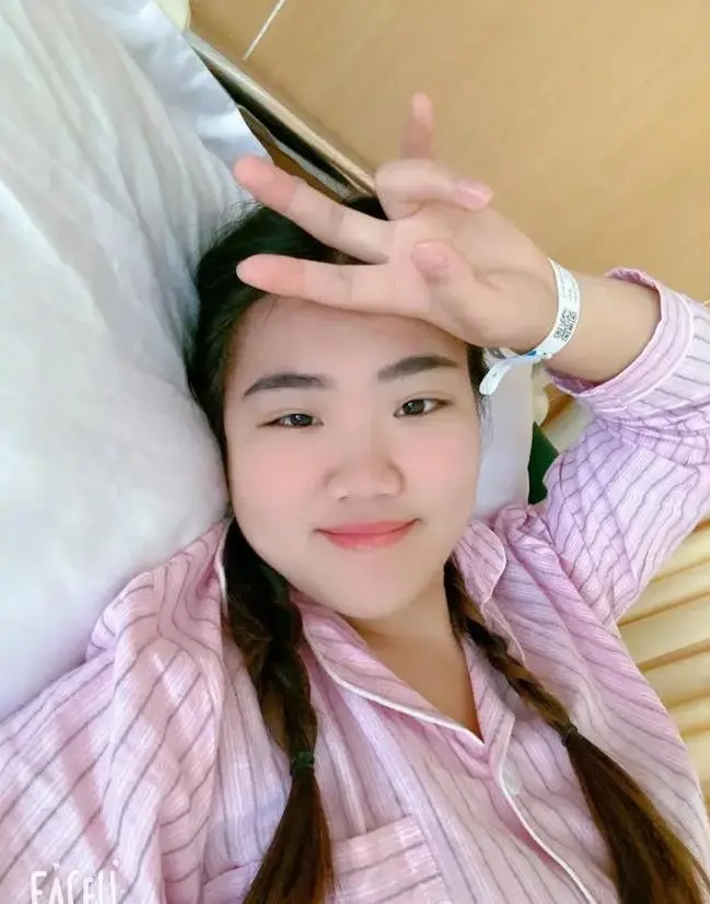 27歲的周輝與丈夫閃婚4個月便車禍身亡,引發網上騙保猜測。抖音@周周,幸運小富婆 27歲的周輝與丈夫閃婚4個月便車禍身亡,引發網上騙保猜測。抖音@周周,幸運小富婆