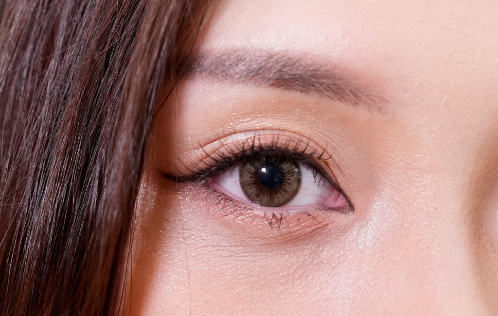 近拍距離縮短至0.21米(24mm)更易營造特寫效果,再侷部放大亦非常清晰細緻。 近拍距離縮短至0.21米(24mm)更易營造特寫效果,再侷部放大亦非常清晰細緻。