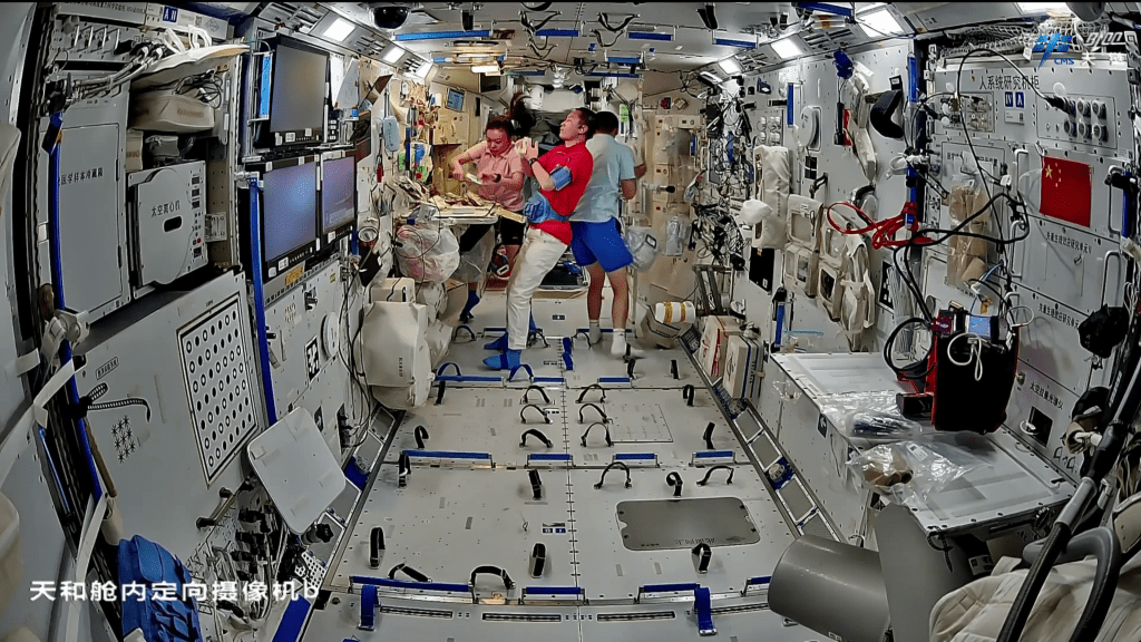 香港太空人黎家盈在天宮的身影。 中國載人航天工程辦公室 香港太空人黎家盈在天宮的身影。 中國載人航天工程辦公室
