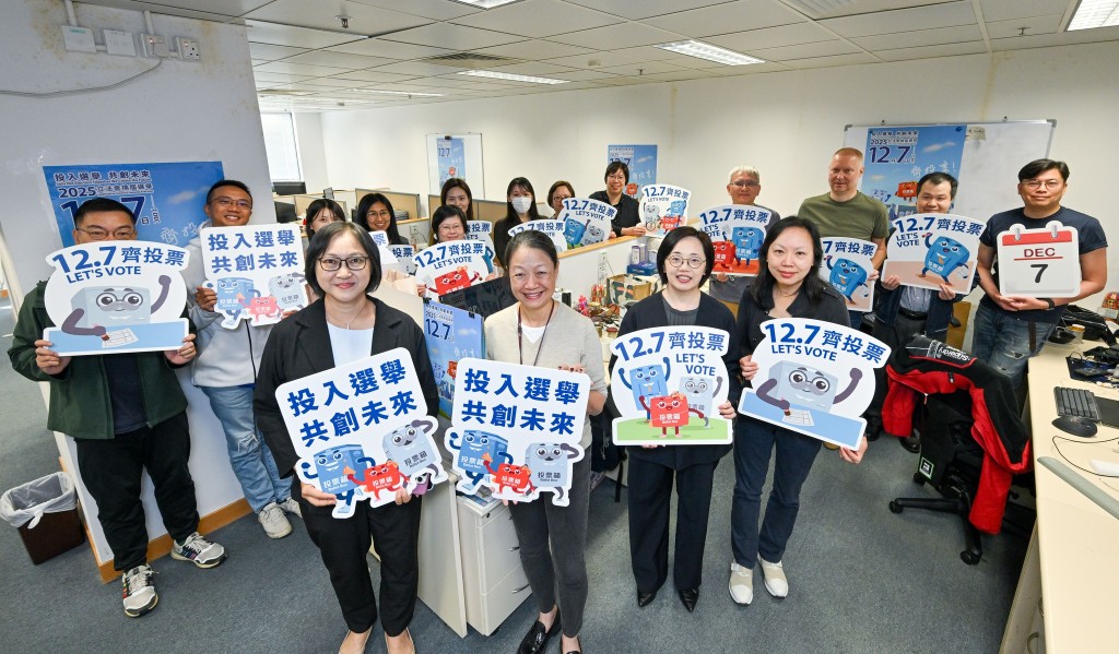 廖李可期今日到部門位於中環海港政府大樓總部的辦公室「洗樓」。添馬台FB 廖李可期今日到部門位於中環海港政府大樓總部的辦公室「洗樓」。添馬台FB