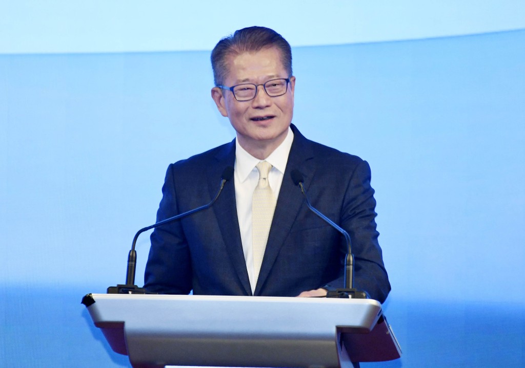 財政司司長陳茂波表示，留意到報告中提到商業房地產面對結構性挑戰，特區政府近年已採取政策措施穩定市場。
