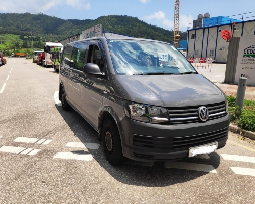 涉事客貨車被扣查。 警方提供