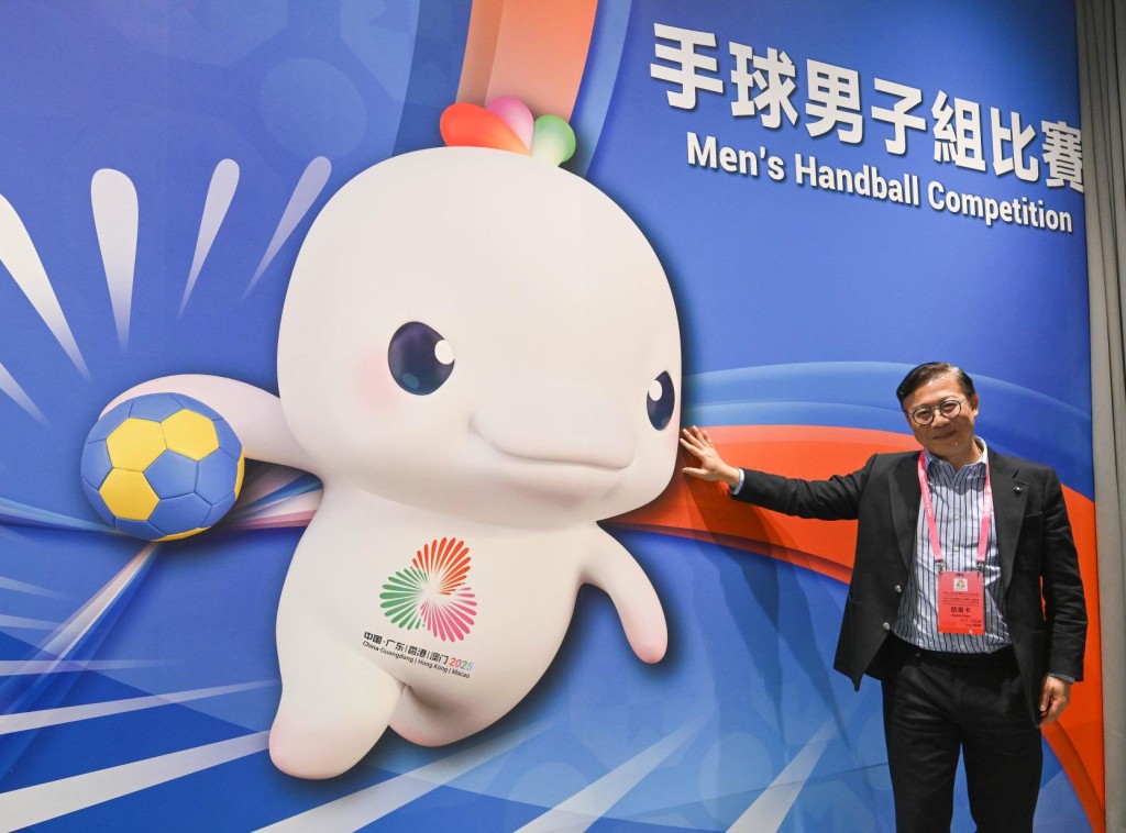 張國鈞透露，自己小學五年級起開始打手球。張國鈞fb