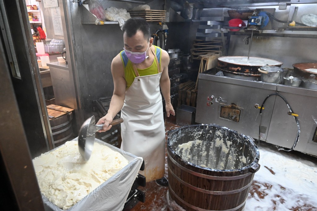 公和豆品厂贩售各种豆制产品。资料图片