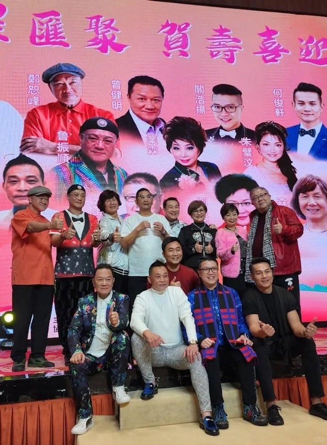 今年年頭李鴻杰70大壽,一班金牌綠葉為他慶生。 今年年頭李鴻杰70大壽,一班金牌綠葉為他慶生。