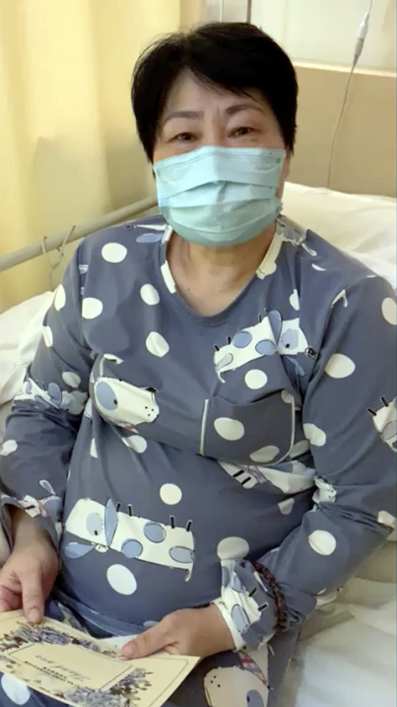 鄭淑賢指手術後不再需要因為膝患而困擾終日。相片由寶血醫院（明愛）提供