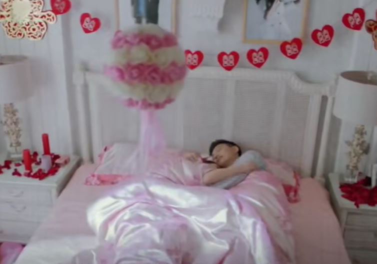 李小燕肆無忌憚在周曉軍面前會姦夫終招殺身禍。示意圖。