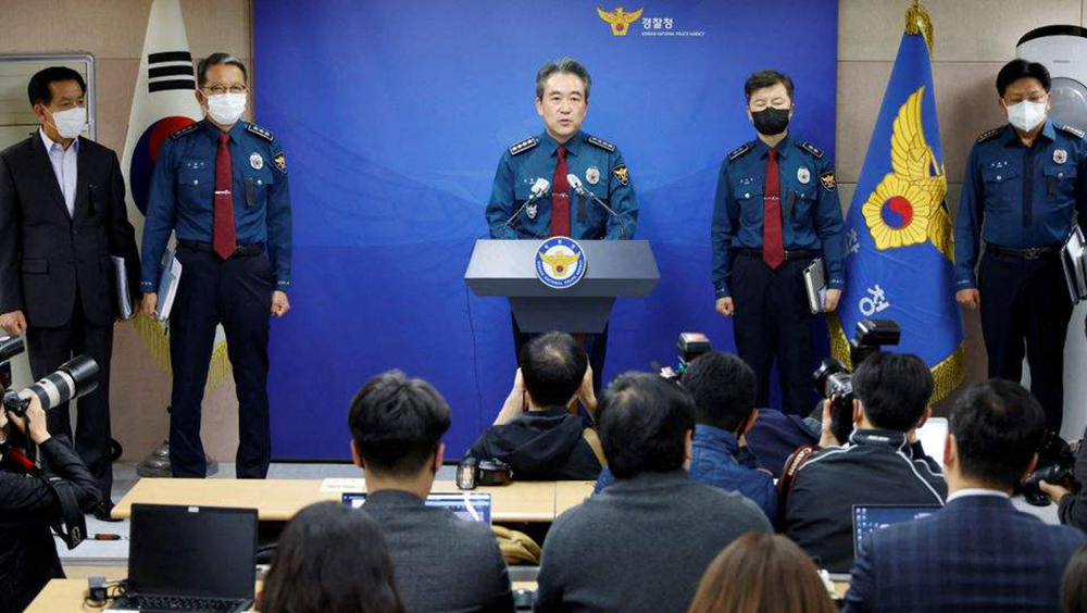 南韓警方特別調查本部已將首爾龍山區警察廳廳長在內等23人移送檢方，其中6人被捕。路透社