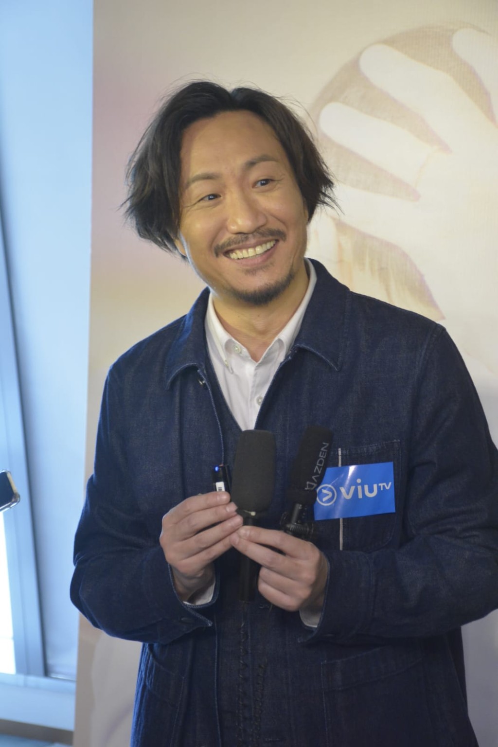 鄭中基指自己同角色好似,都係不修邊幅。