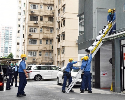 消防到場救下事主。