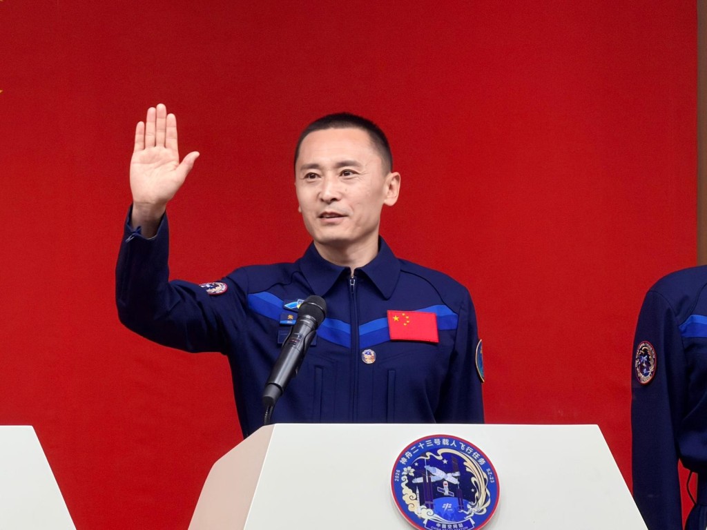 神舟二十三号3名太空人会见媒体。郭咏欣摄