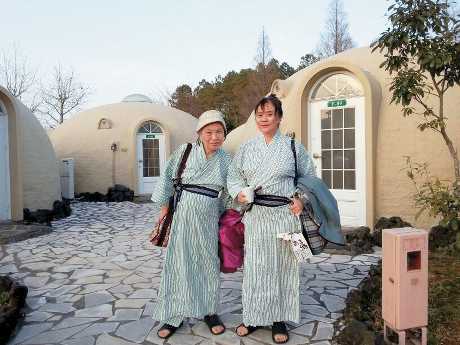 余慕蓮（左）曾和林建明結伴遊日本。（東周刊圖片）