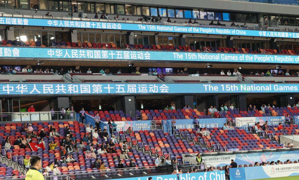 这两天的启德主场馆入场观众不多，大家期望明晚的决赛能有多点球迷入场支持。徐嘉华摄