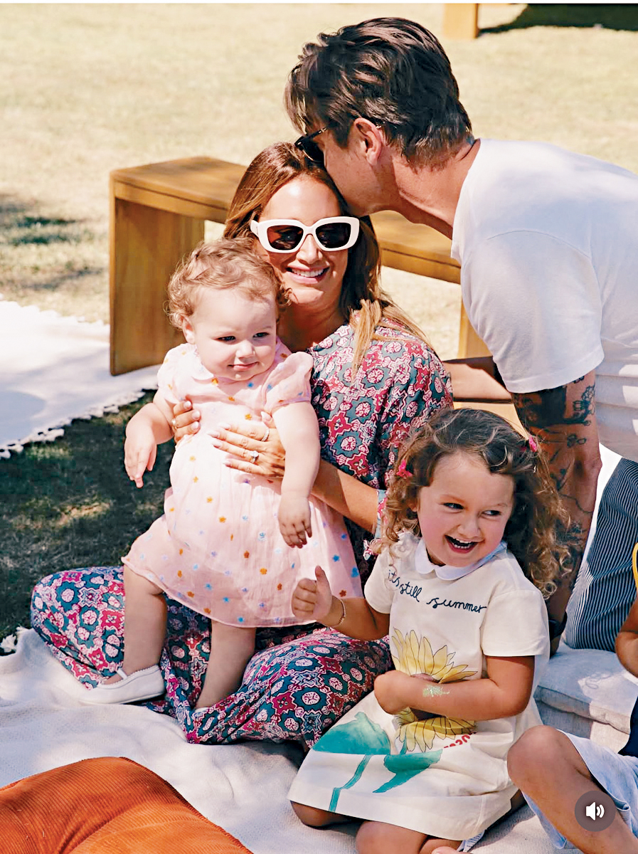 Ashley表示2021年女兒出生後加入一個全部是事業有成的媽媽群組，卻有人玩小圈子。