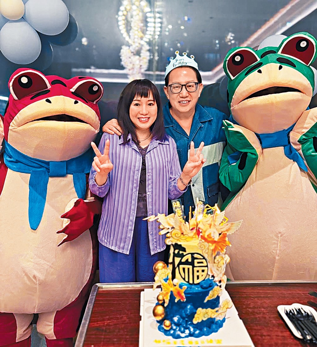 小青姐早前接受全子宮切除手術,獲老公全程照顧。