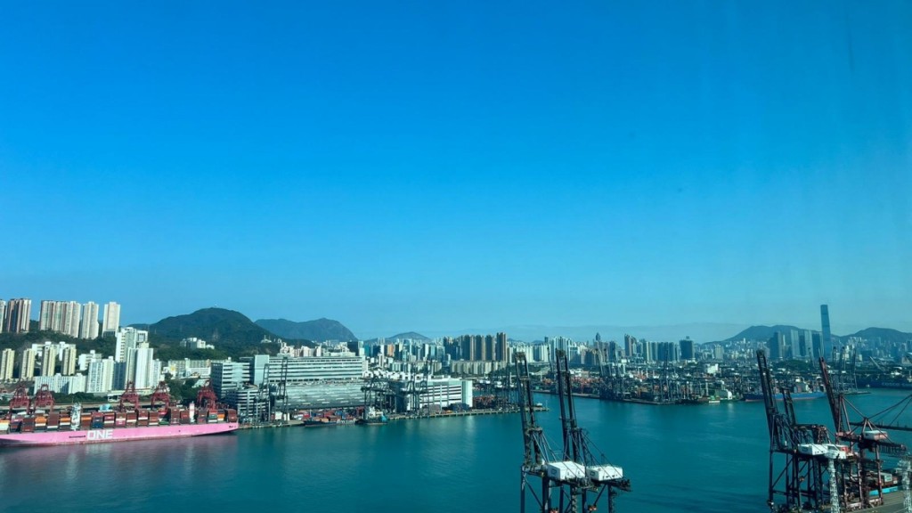 極高層向東南單位,外望藍巴勒海峽。