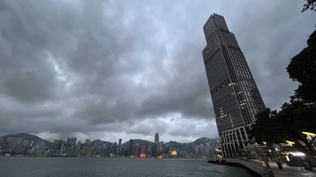 日間部分時間有陽光,最高氣溫約28度。蔡楚輝攝 日間部分時間有陽光,最高氣溫約28度。蔡楚輝攝