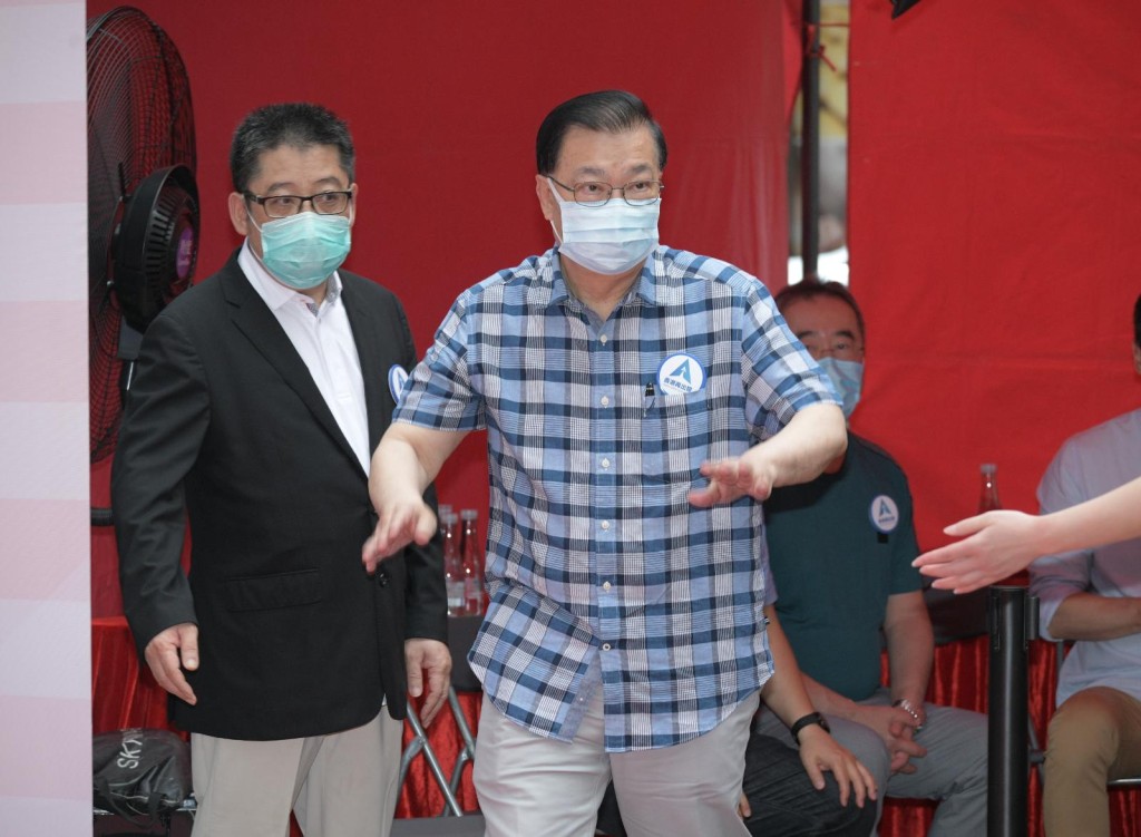 譚耀宗指「千萬口罩獻愛心」是大聯盟成立後的首項活動。