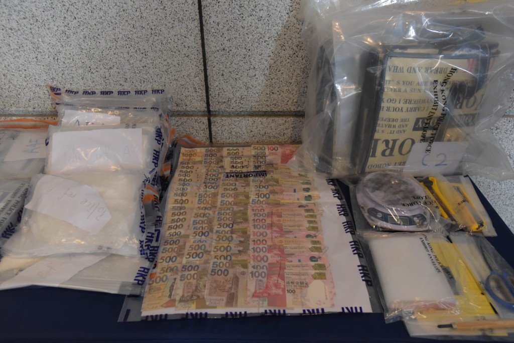 行動中,警方撿獲的可卡因,市值約7,490萬元。