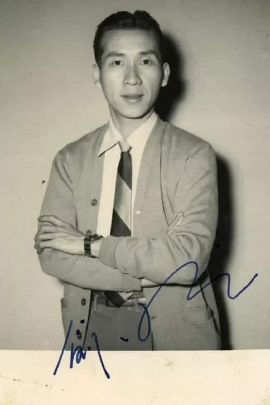 俞明叔从40年代开始，已经加入娱乐圈工作。