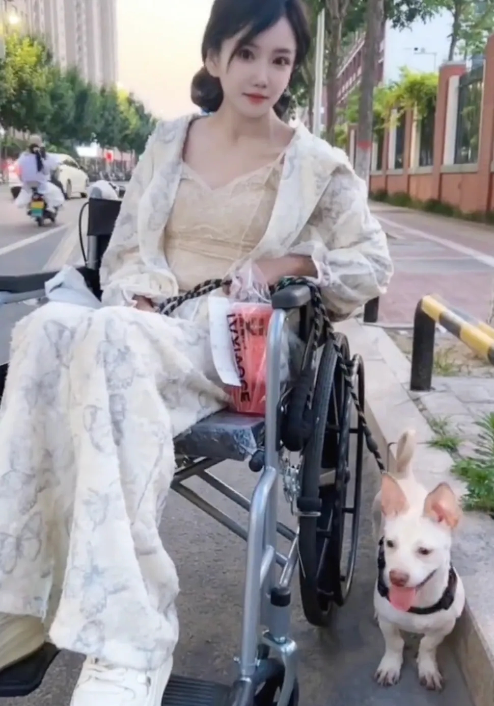 抗癌博主“芳芳”不敌癌魔离世 年仅39岁 曾众筹止痛药盼“体面离开”。