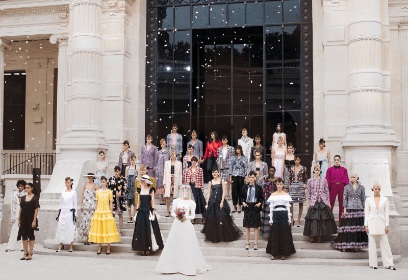 Chanel 2021/22秋冬高訂服展日前於巴黎時尚博物館舉行。