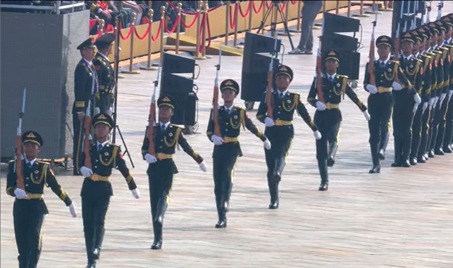 閱兵儀式開始。央視截圖