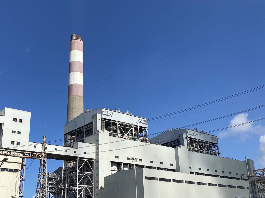 電能實業旗下金灣發電廠位於珠江三角洲西部的電力負荷中心，為區內工業提供穩定電力。