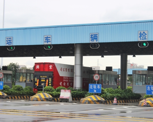 深圳珠海兩地將收緊跨境貨車司機入境。資料圖片