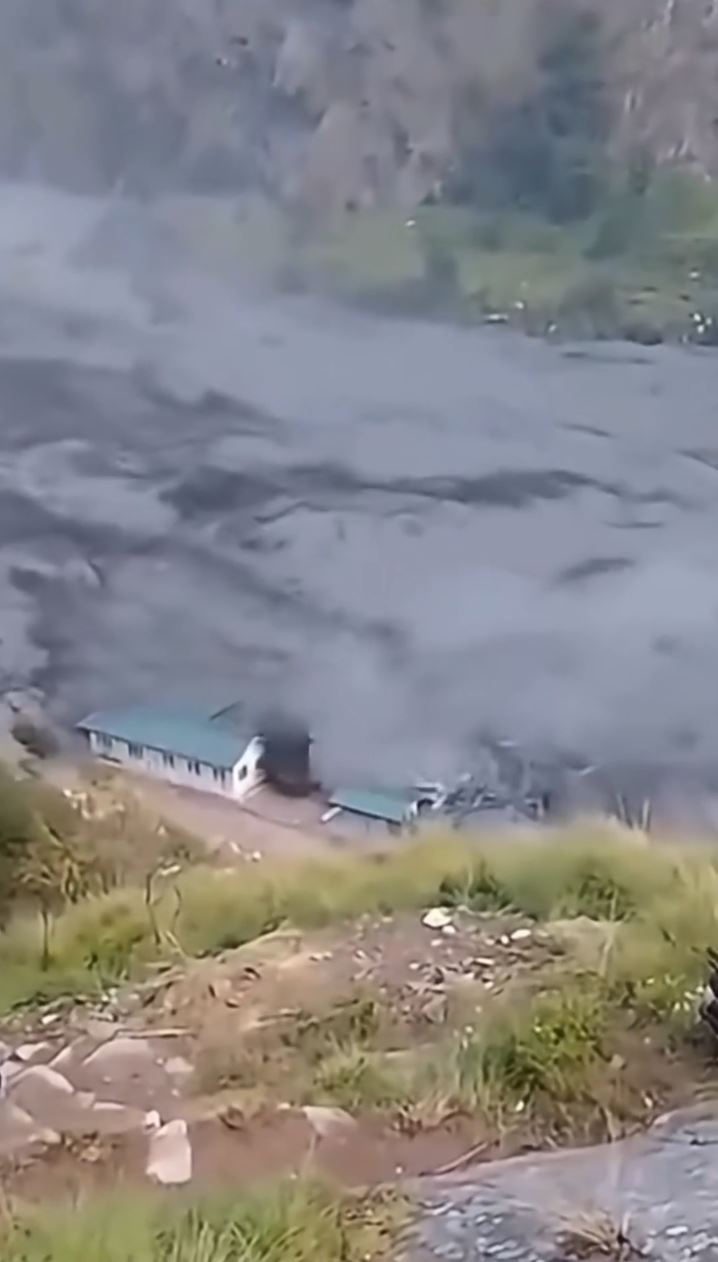 尼泊爾再有地區發生嚴重山洪。X