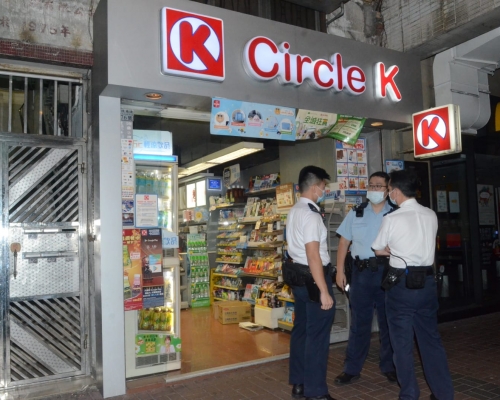 遇劫便利店。蔡楚輝攝