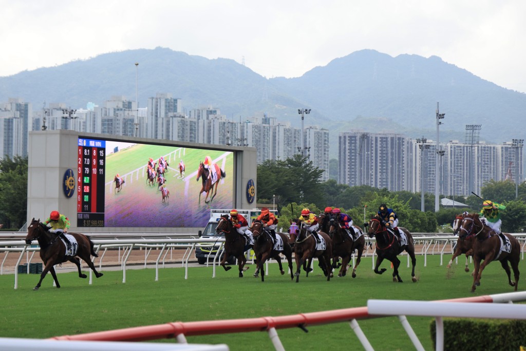 香港开埠初期，跑马是体育活动，自1891年起才有赌马制度。