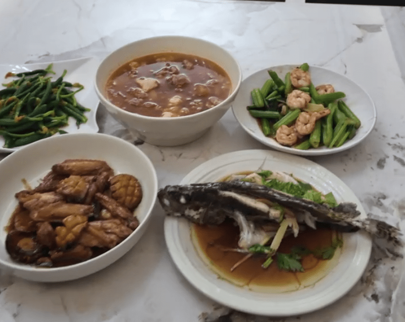 潘來兮做的飯菜。 潘來兮做的飯菜。