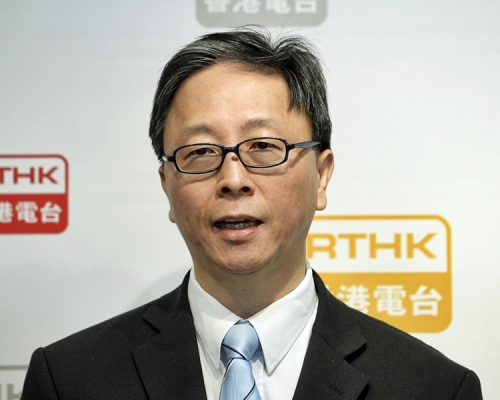 何栢良指防疫措施需「加辣」,但暫未有需要推行「禁足令」。資料圖片
