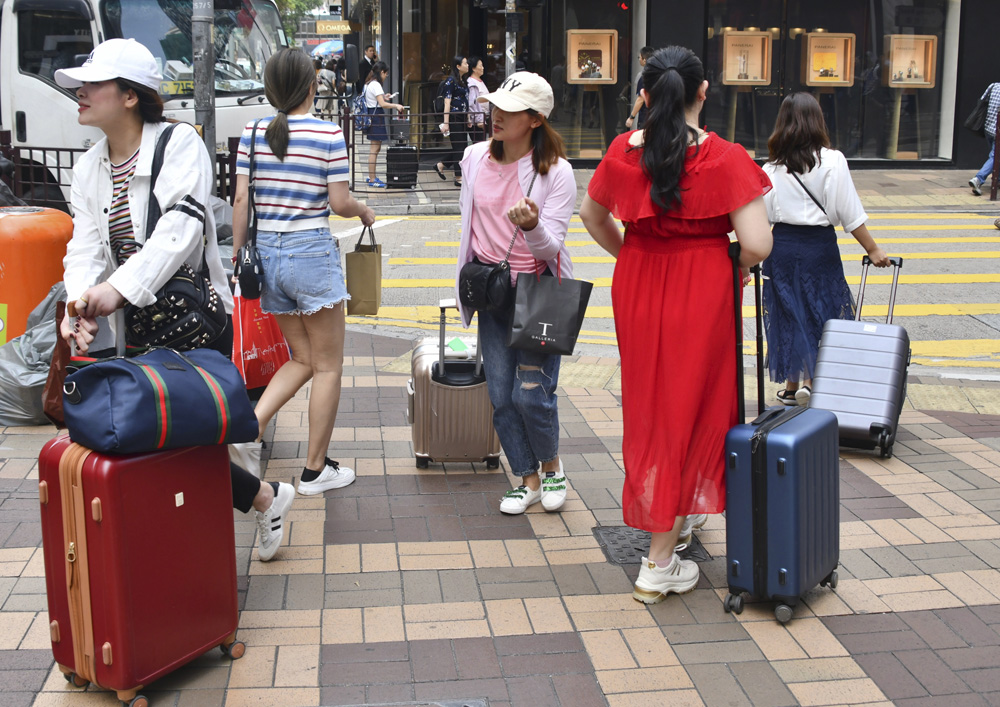 數據指2018年有46%旅客過夜，2023年增至50%。資料圖片