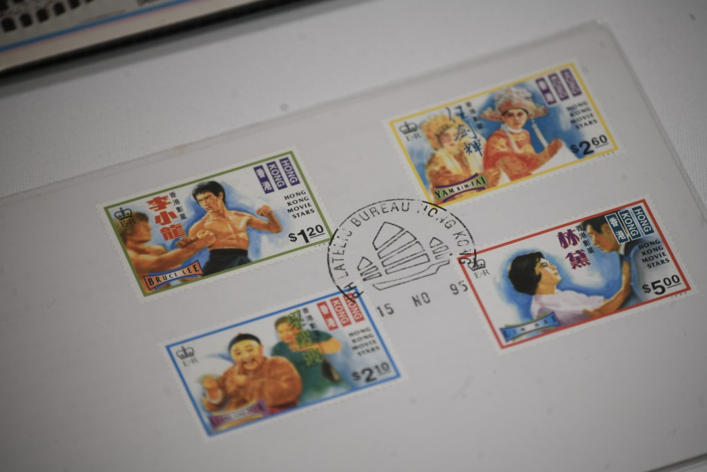 《李小龍：歸來——85年後》展覽展出未曝光照片、罕見海報等。