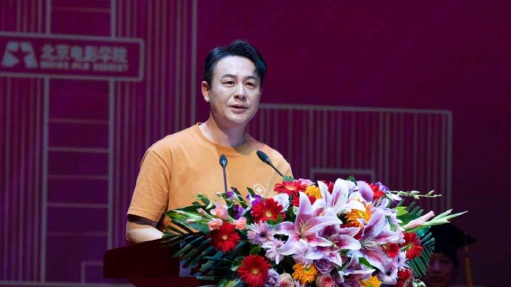 張頌文曾做過5年導遊，為夢想自考北京電影學院表演系2000高職班，成名後獲邀返母校做演講。