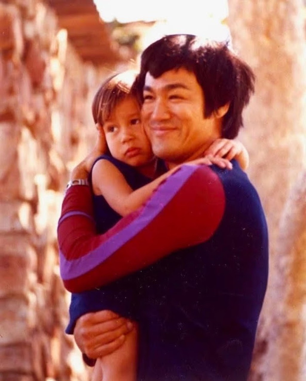  父親離世多年，但Shannon指他一直活在她心中，彷彿從未離開。