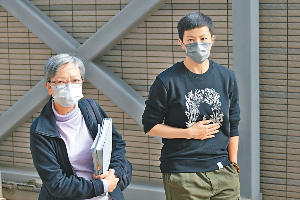 案中兩名被告何秀蘭和何韻詩。